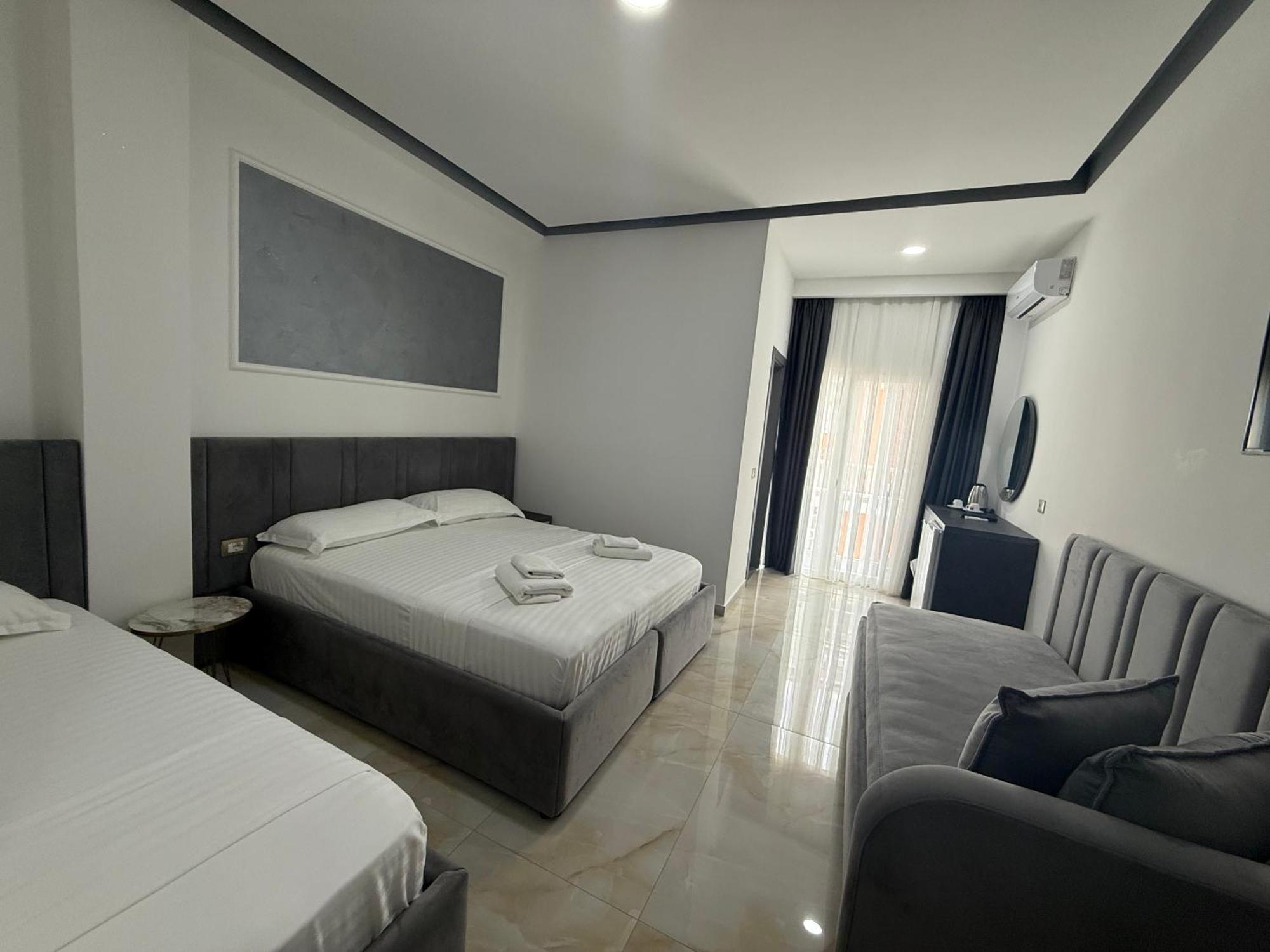 Hotel Leodori 1 Shëngjin Exterior foto
